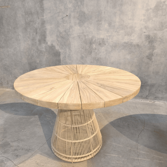 Bob Outdoor Dining Table