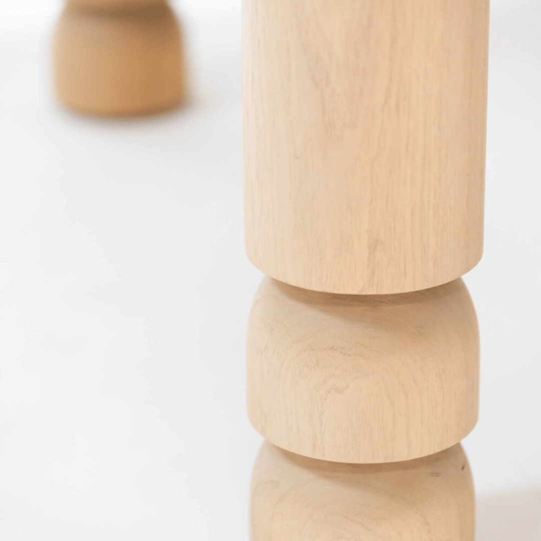 Issoua Dining Table